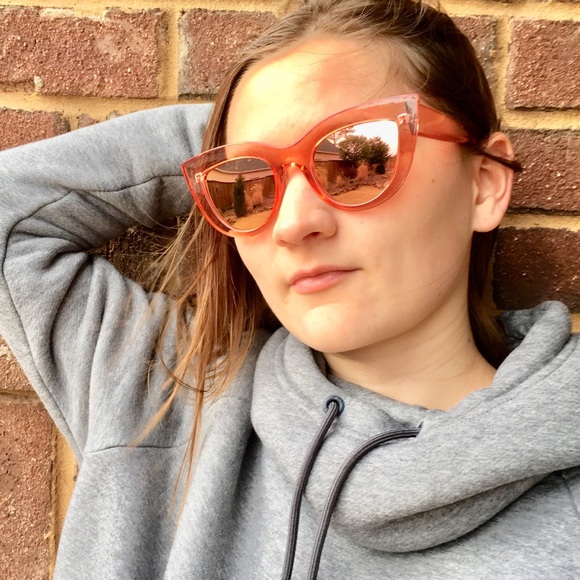 Cat Eye Sunglasses Celebrity Style - Picture 2 of 4